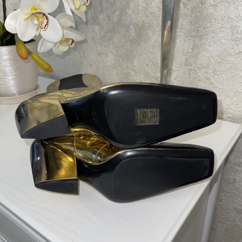 $1,650 Prada Gold Metallic Brushed Calf Leather Chelsea Boots Sz 40 AUTHENTIC😍 - Picture 8 of 13